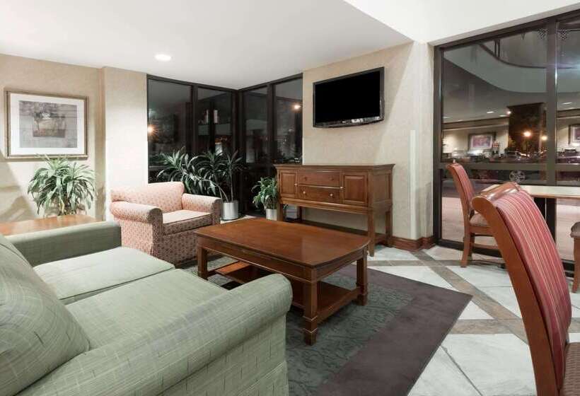 בית מלון כפרי Baymont By Wyndham Indianapolis South