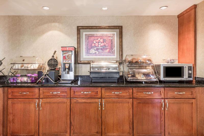 호텔 Baymont By Wyndham Indianapolis South