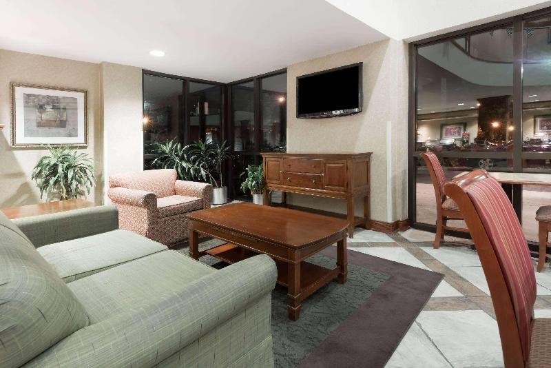 호텔 Baymont By Wyndham Indianapolis South