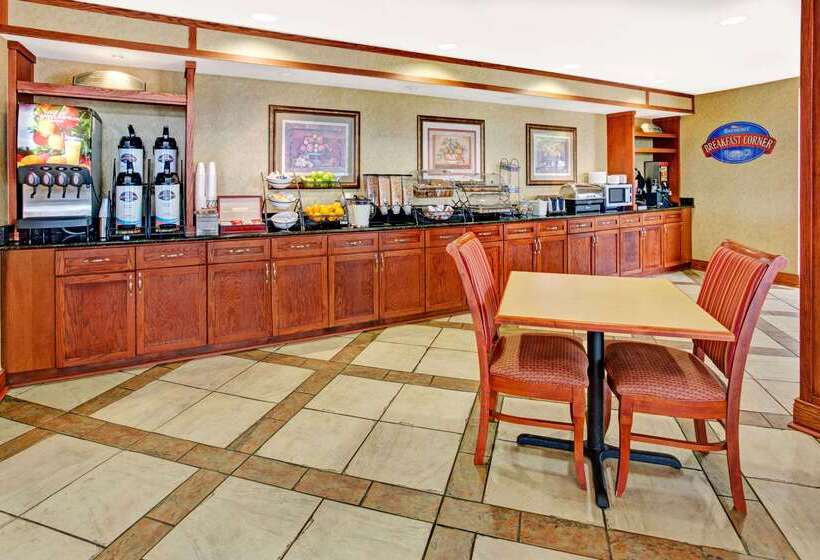 فندق Baymont By Wyndham Indianapolis West