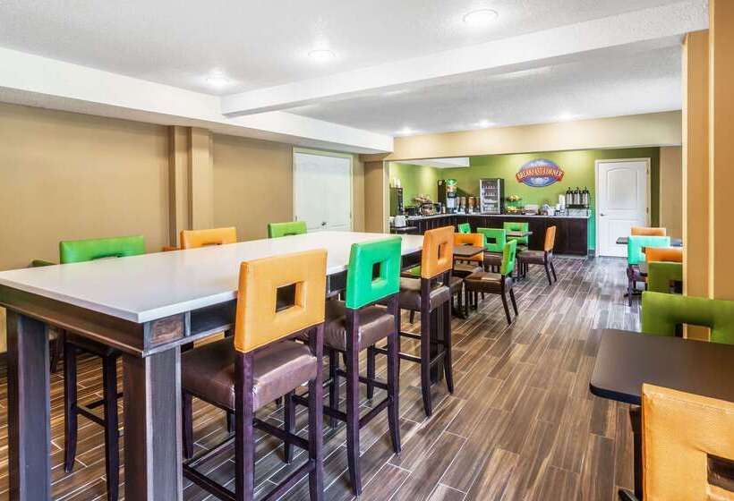 Отель Baymont By Wyndham Newark At University Of Delaware