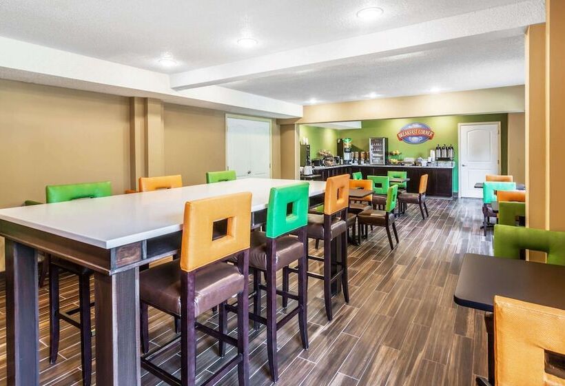 Отель Baymont By Wyndham Newark At University Of Delaware