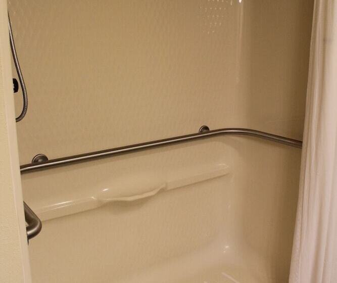 Отель Baymont By Wyndham Newark At University Of Delaware