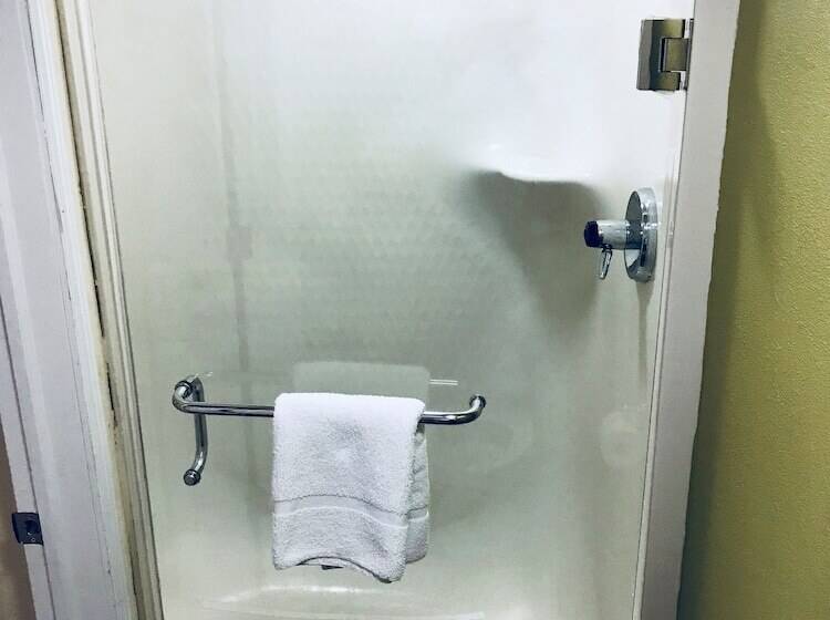 Отель Baymont By Wyndham Newark At University Of Delaware