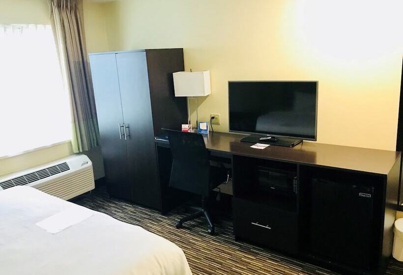 Отель Baymont By Wyndham Newark At University Of Delaware