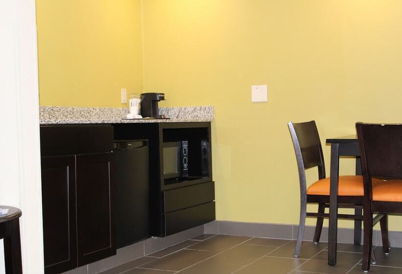 Отель Baymont By Wyndham Newark At University Of Delaware