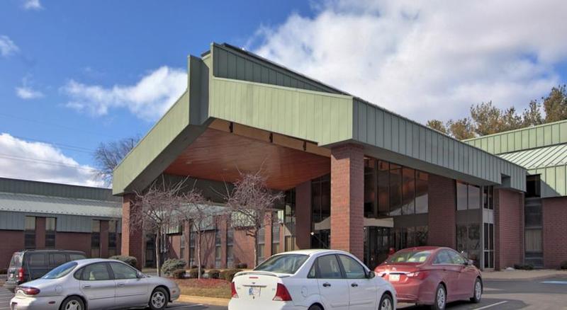 هتل Baymont By Wyndham South Bend Near Notre Dame