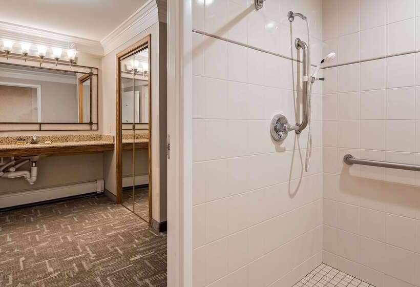 هتل Best Western Plus Silver Saddle Inn