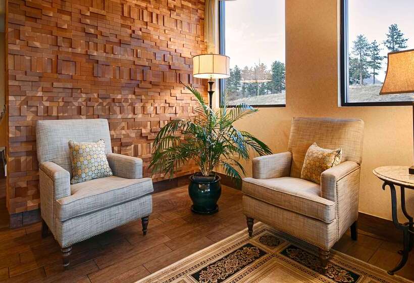 هتل Best Western Plus Silver Saddle Inn