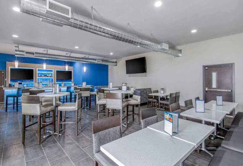 هتل Clarion Inn & Suites Dfw North