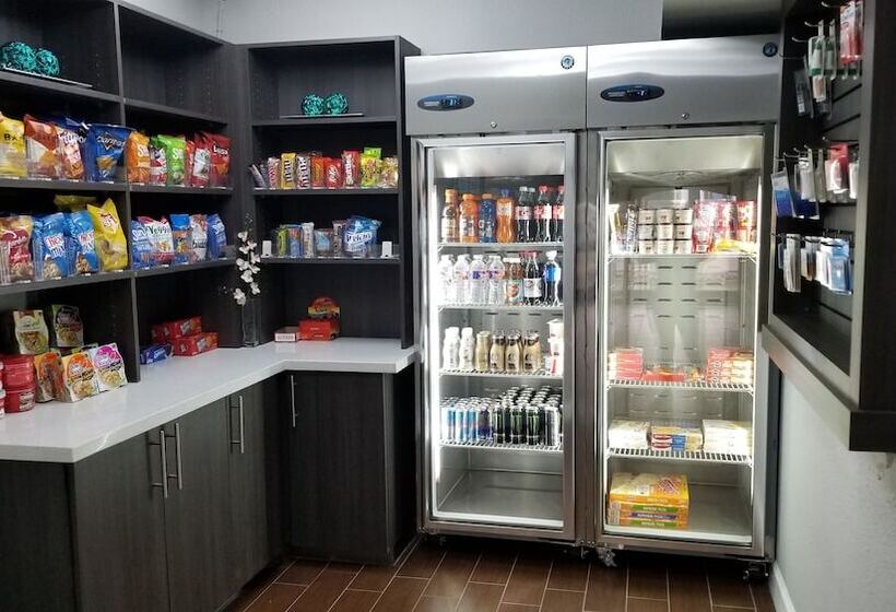 ホテル Clarion Inn & Suites Dfw North