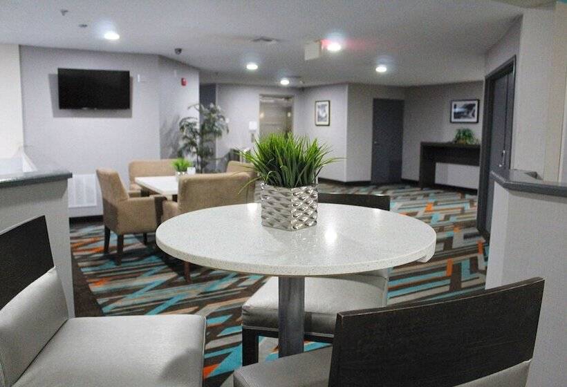 ホテル Clarion Inn & Suites Dfw North