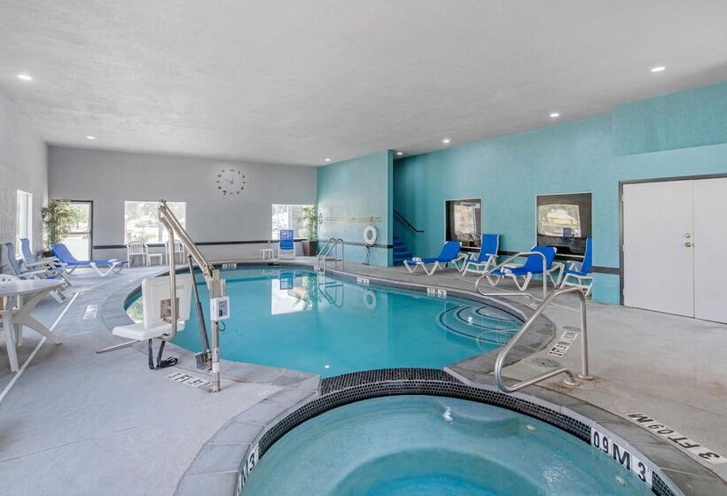 ホテル Clarion Inn & Suites Dfw North