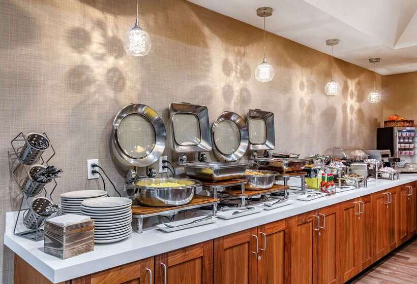 Clarion Hotel Portland International Airport