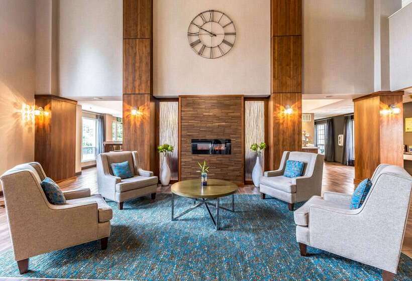 Clarion Hotel Portland International Airport