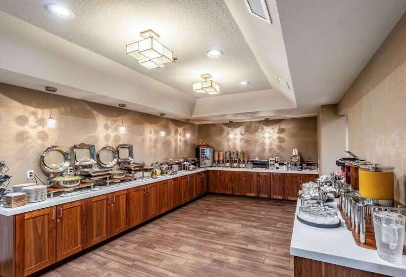 Clarion Hotel Portland International Airport