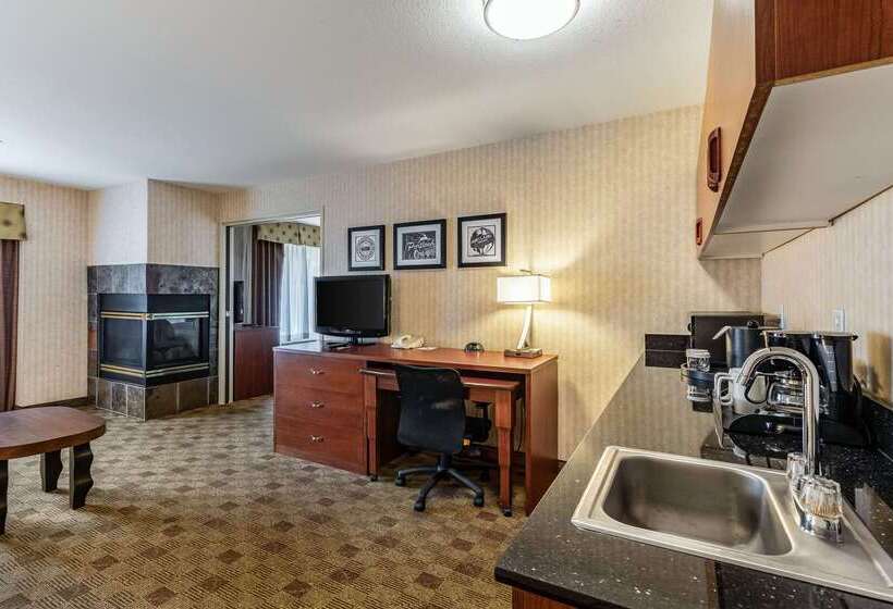 Clarion Hotel Portland International Airport