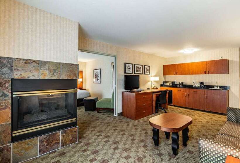 Clarion Hotel Portland International Airport