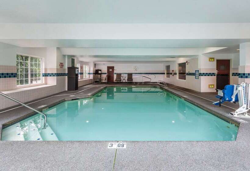 Clarion Hotel Portland International Airport