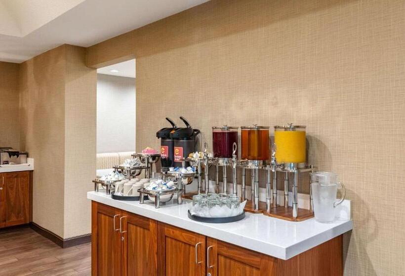 Clarion Hotel Portland International Airport