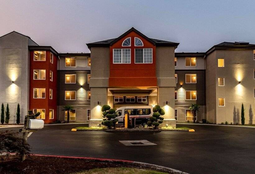 Clarion Hotel Portland International Airport