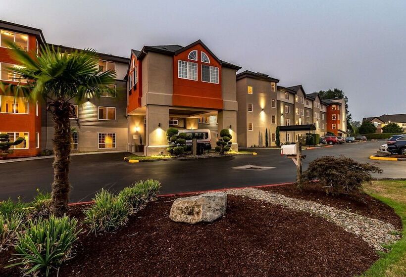 Clarion Hotel Portland International Airport