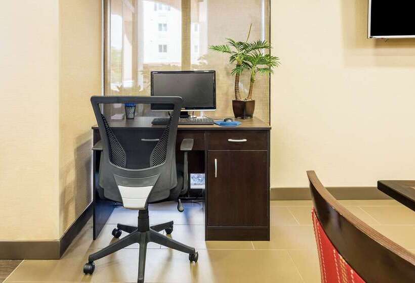 فندق Comfort Inn Pensacola  University Area