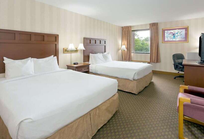 בית מלון כפרי Days Inn & Suites By Wyndham Northwest Indianapolis