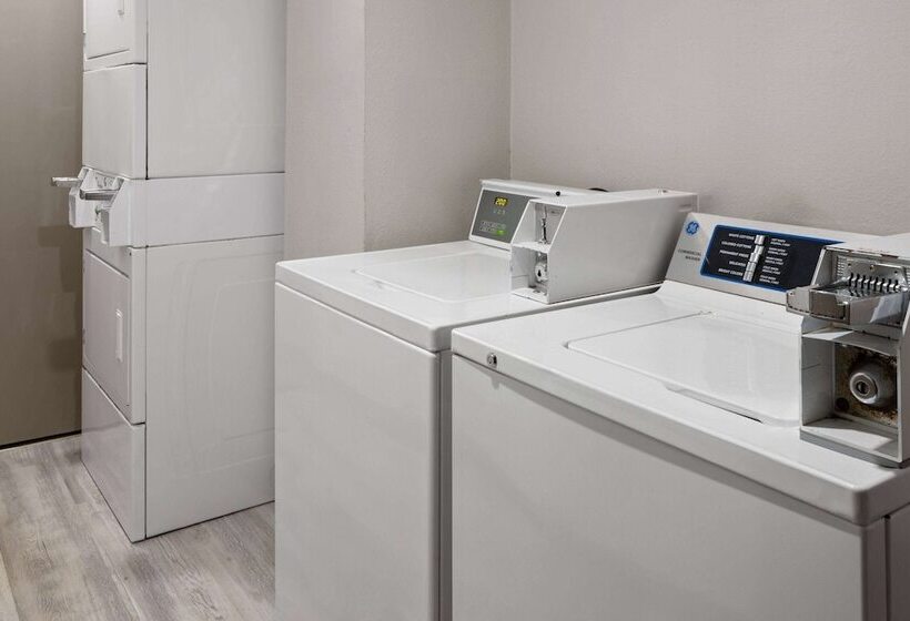 فندق Days Inn & Suites By Wyndham Northwest Indianapolis