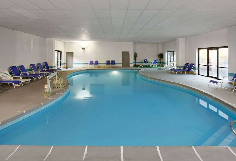 فندق Days Inn & Suites By Wyndham Northwest Indianapolis