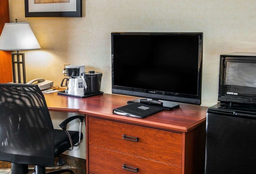 ホテル Howard Johnson By Wyndham Urbana