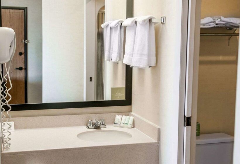 ホテル Howard Johnson By Wyndham Urbana