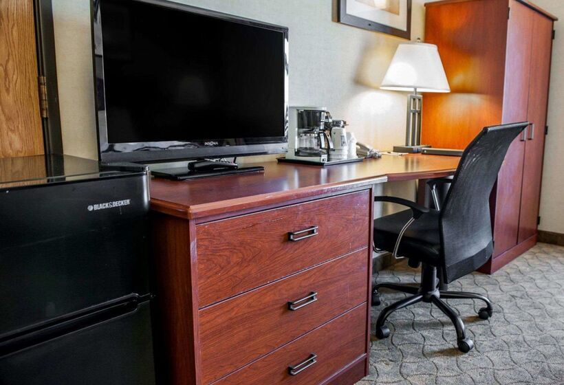 ホテル Howard Johnson By Wyndham Urbana