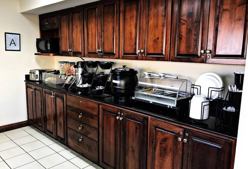 فندق Econo Lodge Moss Point  Pascagoula