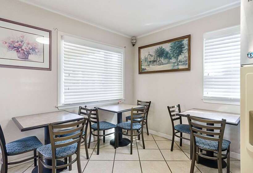 호텔 Econo Lodge Sturbridge Route 20