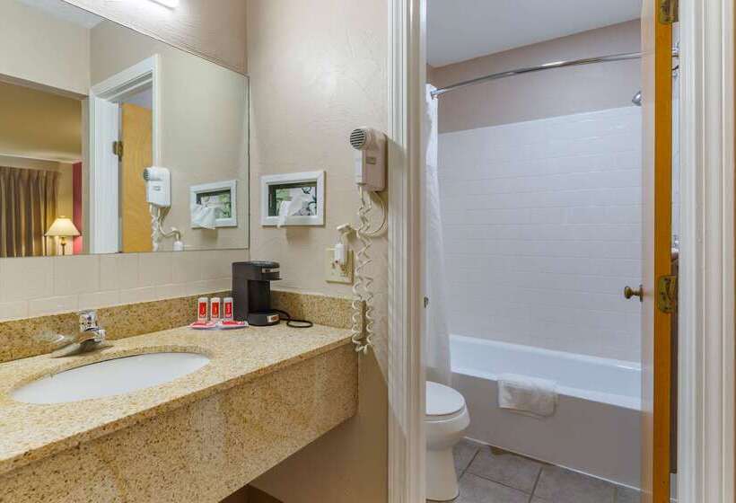 فندق Econo Lodge Sturbridge Route 20