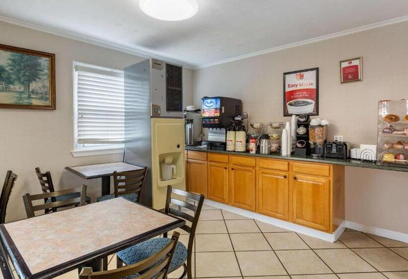 فندق Econo Lodge Sturbridge Route 20