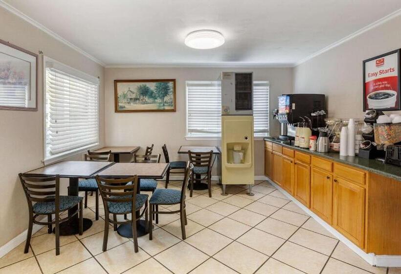 فندق Econo Lodge Sturbridge Route 20