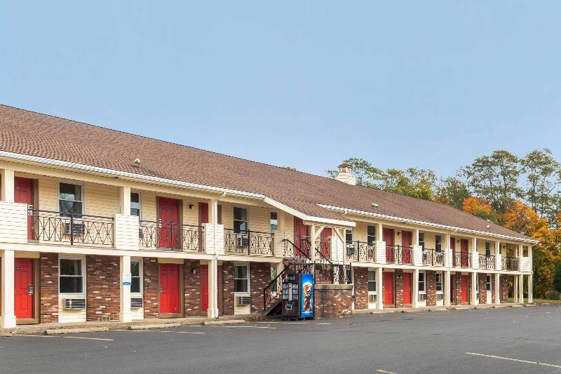 فندق Econo Lodge Sturbridge Route 20