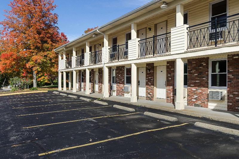 فندق Econo Lodge Sturbridge Route 20