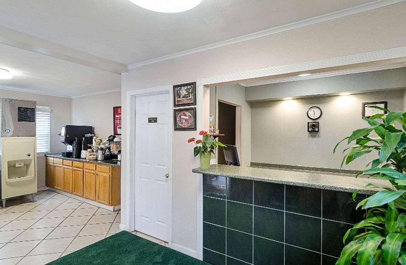 فندق Econo Lodge Sturbridge Route 20