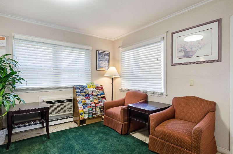 فندق Econo Lodge Sturbridge Route 20
