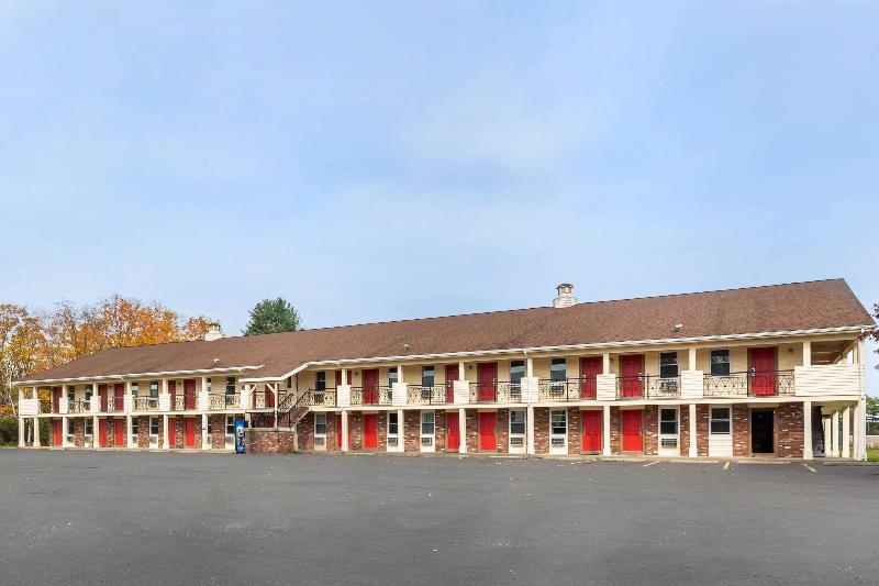 فندق Econo Lodge Sturbridge Route 20