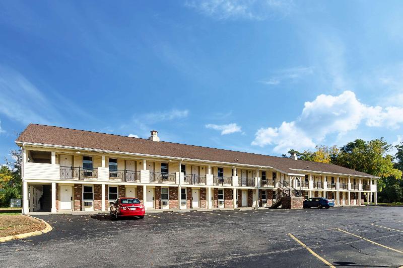 فندق Econo Lodge Sturbridge Route 20