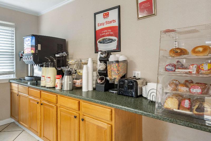 فندق Econo Lodge Sturbridge Route 20