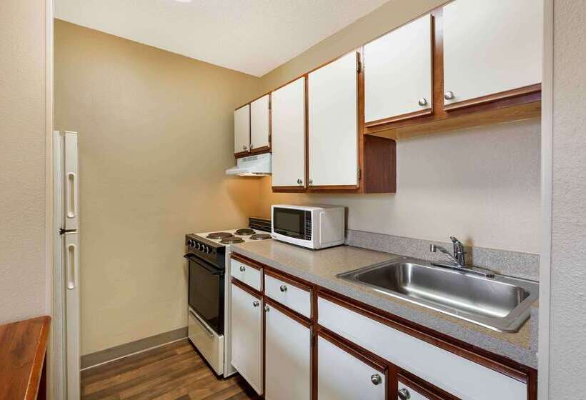 ホテル Suburban Studios Copley Akron West