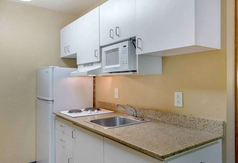 Отель Extended Stay America Select Suites Atlanta Perimeter Peachtree Dunwoody