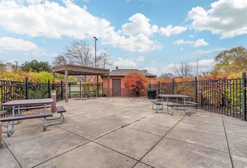 בית מלון כפרי Extended Stay America Suites  Chicago  Lombard  Yorktown Center