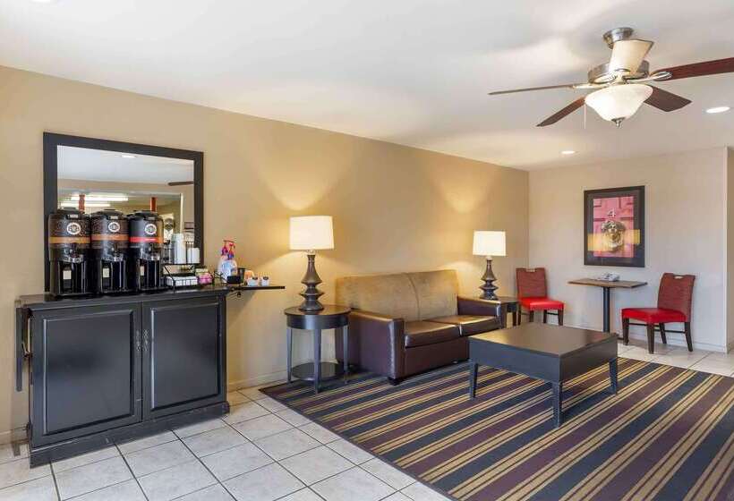 هتل Extended Stay America Suites  Cleveland  Great Northern Mall