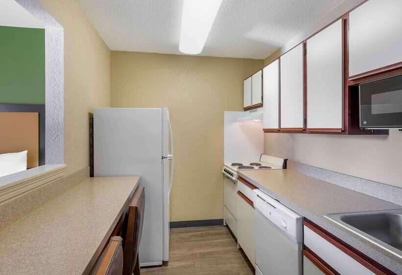 בית מלון כפרי Extended Stay America Suites  Cleveland  Middleburg Heights